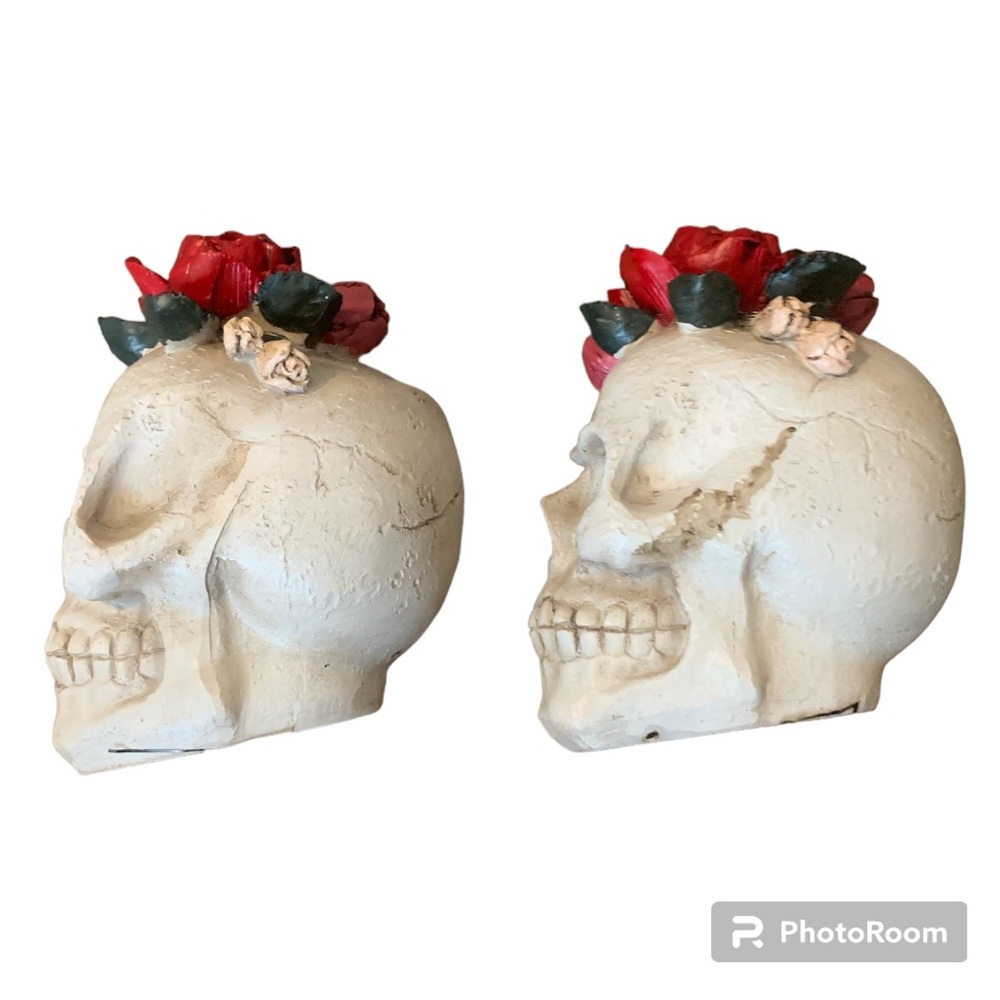 Skull with Roses - Picture 4 of 9